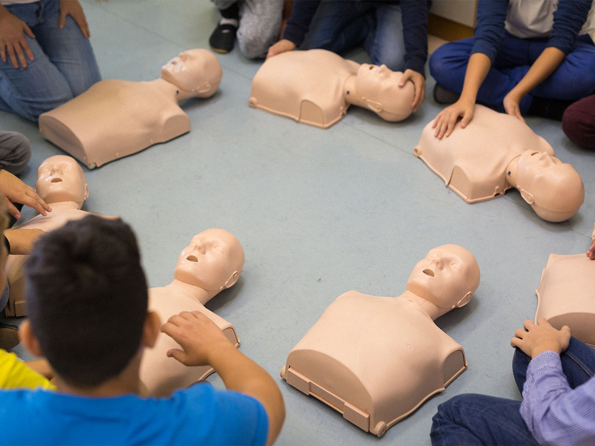 Erste-Hilfe-Programm für Schulen im Kanton Bern
